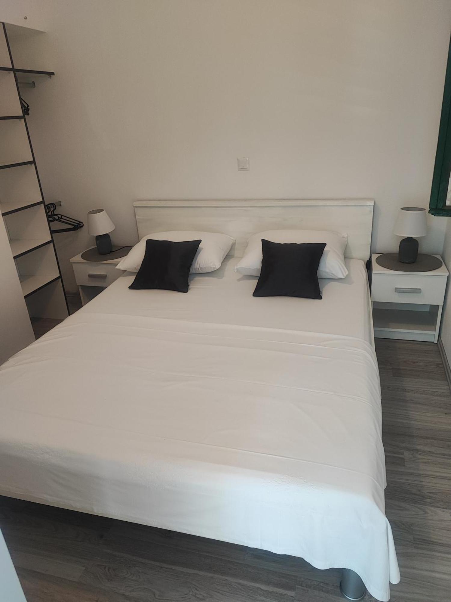 Apartment Mari Ostrvica Luaran gambar